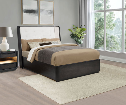 leandro-wingback-bed