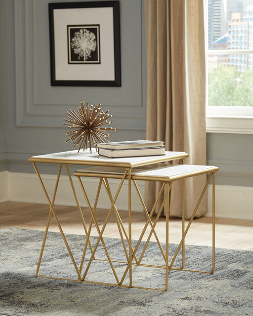 modern-marble-and-gold-nesting-tables
