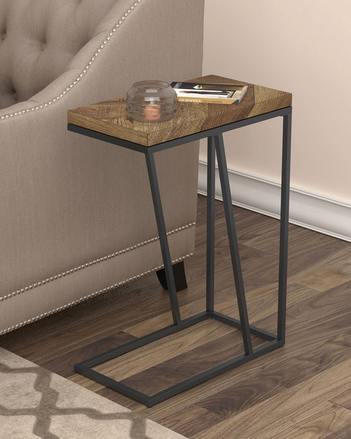 g931146-accent-table