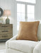 cortnie-pillow