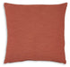 thaneville-pillow