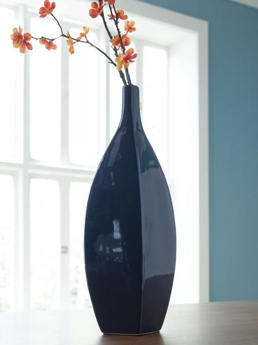 abtinson-vase