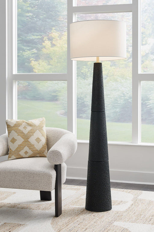 hallburg-floor-lamp