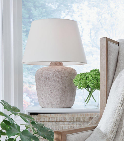 danry-table-lamp