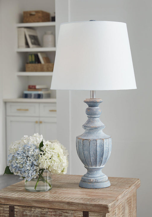 cylerick-table-lamp