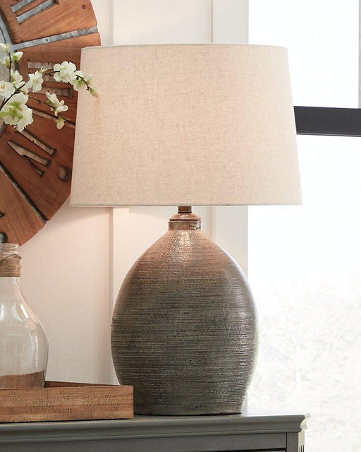 joyelle-table-lamp