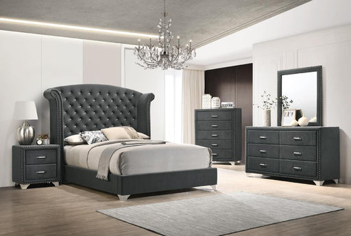 g223383-e-king-bed