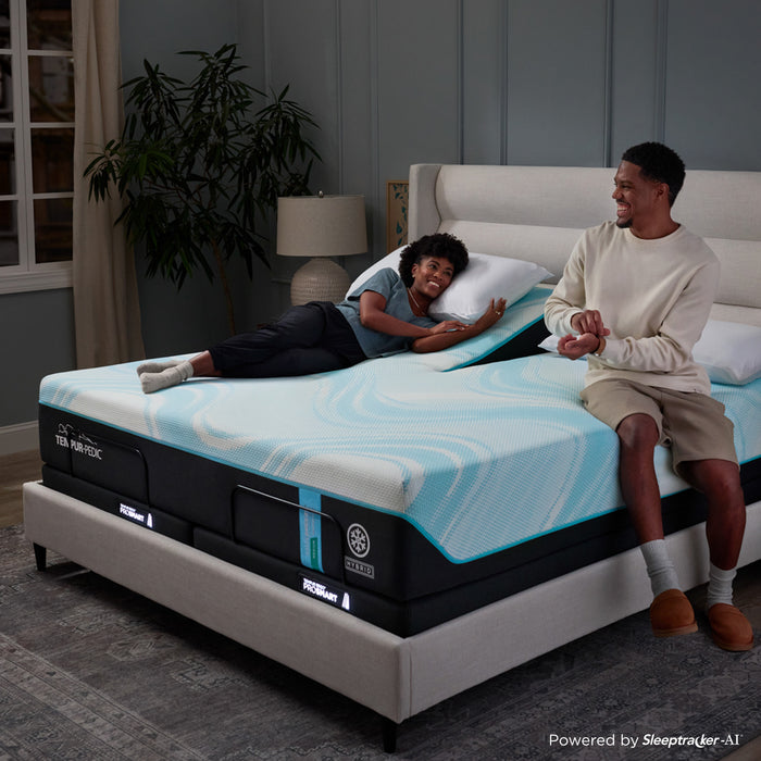 Tempur-Pedic® LuxeBreeze® Split Head King Sleep System Firm