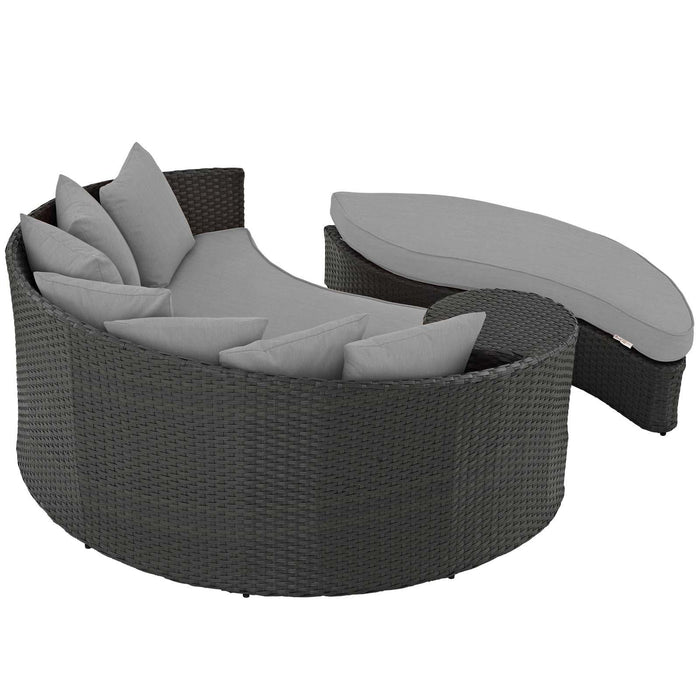 Sojourn Outdoor Patio Sunbrella� Daybed