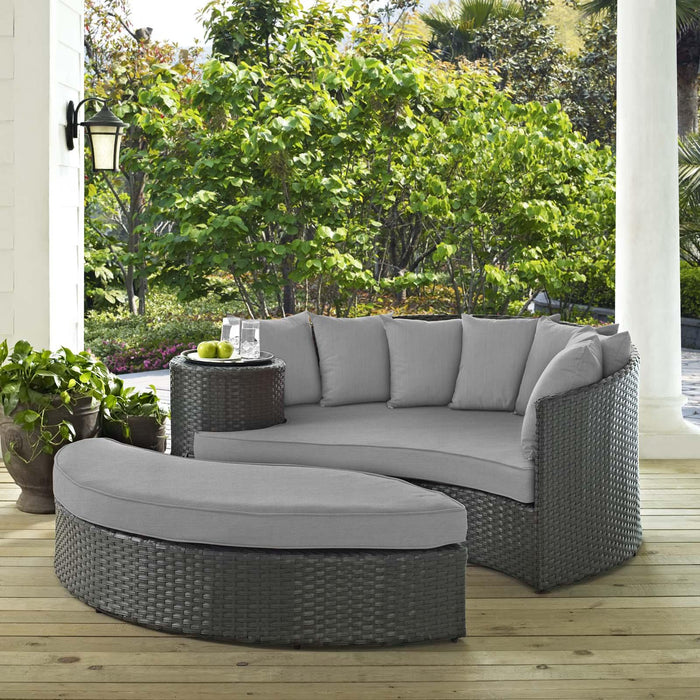 Sojourn Outdoor Patio Sunbrella� Daybed