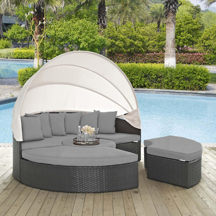 Sojourn Outdoor Patio Sunbrella� Daybed