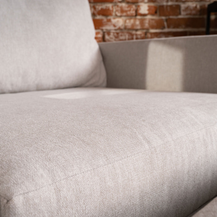 Flex 4-Seat Sectional with Standard Arm - 5000003546