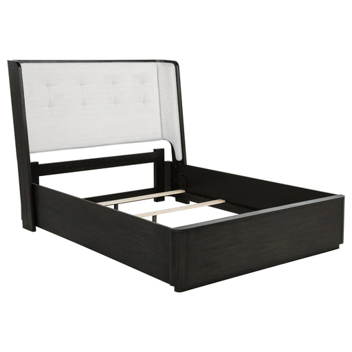 leandro-wingback-bed